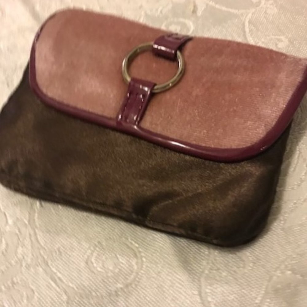 Avon burgundy velvet/vinyl wristlet coin purse - Picture 3 of 8